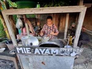 Murah! Ada Mi Ayam Rp 4.000 di Kretek Bantul, Es Teh Cuma Seribu Murah! Ada Mi Ayam Rp 4.000 di Kretek Bantul, Es Teh Cuma Seribu