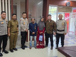 Tunawisma yang Gendong Jasad Bayinya di Palembang Dipulangkan ke Lampung Tunawisma yang Gendong Jasad Bayinya di Palembang Dipulangkan ke Lampung