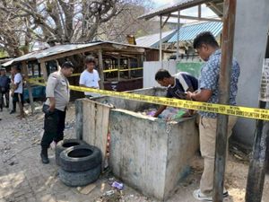 Geger, Warga Kupang Temukan Mayat Bayi di Tempat Sampah Geger, Warga Kupang Temukan Mayat Bayi di Tempat Sampah
