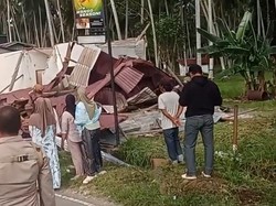 Rumah Pembunuh Karyawati Koperasi di Pasangkayu Dibongkar Keluarga Korban