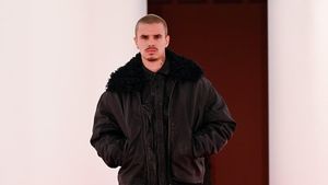 Foto: Aksi Nepo Baby, Anak Artis di Runway H&M Fall/Winter 2925
