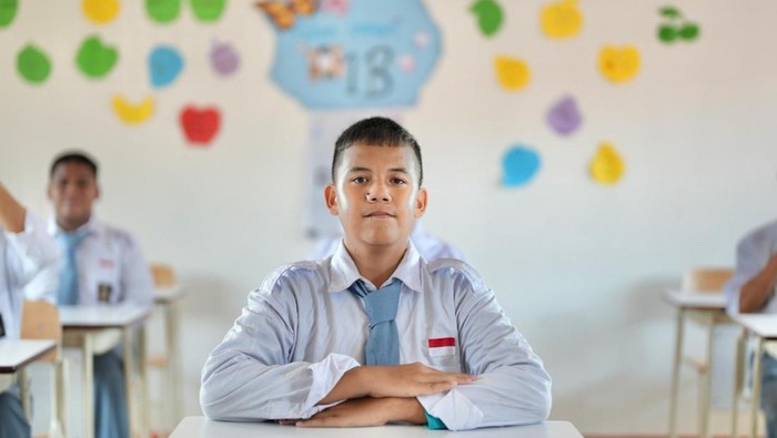 Dari Juru Parkir ke Sekolah, Kisah Sifan Mengejar Mimpi