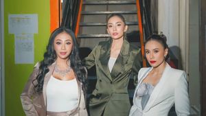 Gaya Lady Boss Wulan Guritno, Masayu Anastasia-Asri Welas Kompak Pakai Blazer
