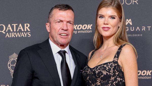 Potret Pemenang Ballon dOr Gandeng Pacar Model Lebih Muda 40 Tahun