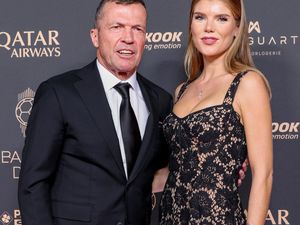 Potret Pemenang Ballon dOr Gandeng Pacar Model Lebih Muda 40 Tahun Potret Pemenang Ballon dOr Gandeng Pacar Model Lebih Muda 40 Tahun