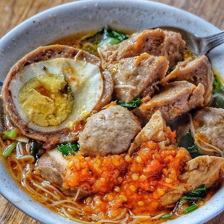 Bakso tetelan di Jakarta.