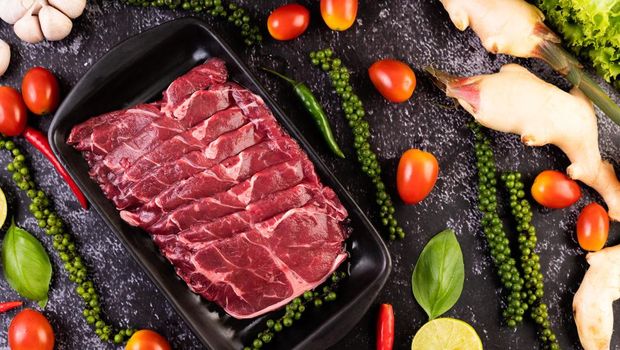 Daging olahan seperti kambing dan sapi ternyata tidak bagus bagi penderita asam urat. Sebagai gantinya bisa mengonsumsi buah dan sayur saja.