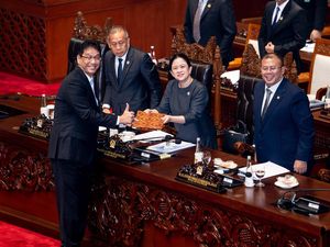 Diusulkan DPR, Pemerintah Tambah Minyak 2 Liter dalam Bansos Pangan Diusulkan DPR, Pemerintah Tambah Minyak 2 Liter dalam Bansos Pangan