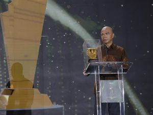 Jamintel Reda Mantovani Dinobatkan sebagai Tokoh Adhyaksa Peduli Lingkungan Jamintel Reda Mantovani Dinobatkan sebagai Tokoh Adhyaksa Peduli Lingkungan