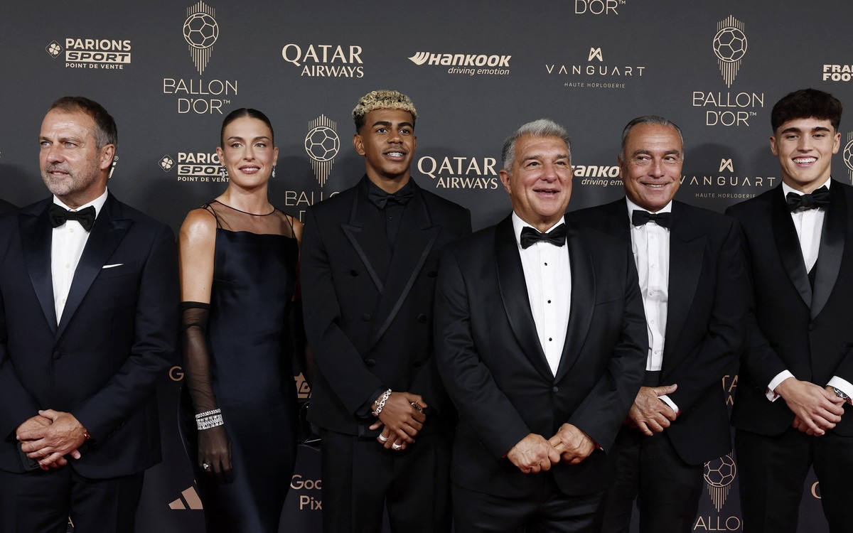 Joan Laporta (ketiga dari kanan) (Foto: REUTERS/Benoit Tessier)