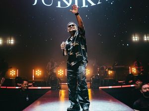 Wijaya 80 hingga Judika Manggung Sambil Tanam Ratusan Pohon Wijaya 80 hingga Judika Manggung Sambil Tanam Ratusan Pohon