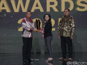 Raden Rara Putri Raih Adhyaksa Awards 2025 Jaksa Kreatif dalam Edukasi Hukum Raden Rara Putri Raih Adhyaksa Awards 2025 Jaksa Kreatif dalam Edukasi Hukum