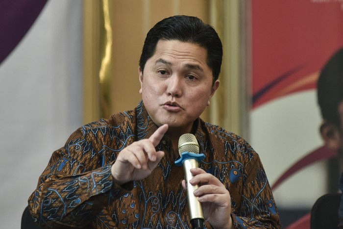 Menteri Pemuda dan Olahraga (Menpora) Erick Thohir  memberikan keterangan pada konferensi pers di Jakarta, Selasa (23/9/2025). Pada konferensi pers tersebut Menpora Erick Thohir menyampaikan rencana penyederhanaan regulasi seluruh Peraturan menteri pemuda dan olahraga (Permenpora) periode 2009-2025 yang akan dikelompokkan ke dalam empat klaster substansi teknis yaitu kepemudaan, pembudayaan olahraga, peningkatan prestasi dan industri olahraga. ANTARA FOTO/Fakhri Hermansyah/bar