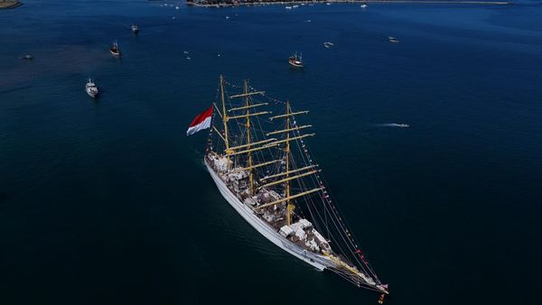 KRI Bima Suci Tinggalkan Makassar, Lanjut Berlayar ke Surabaya