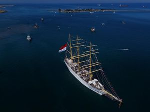 KRI Bima Suci Tinggalkan Makassar, Lanjut Berlayar ke Surabaya