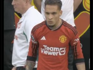 Barcelona Nyaris Rekrut Antony, Batal karena Hal Ini