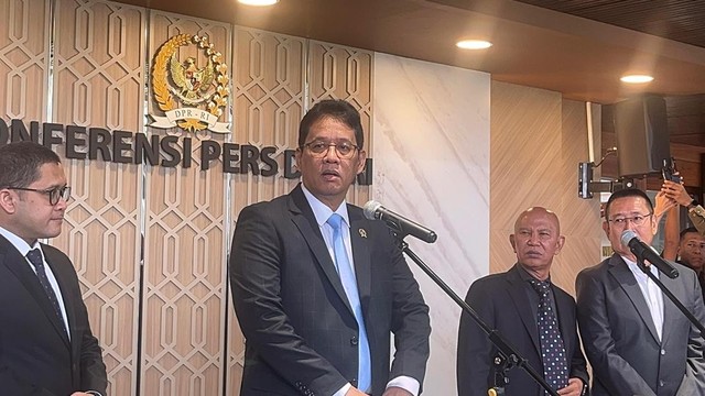 Kabar Terkini Artis dari InsertLive : Dikenal Merakyat meski Berharta Rp392 M, Istri Menkeu Purbaya Punya Hobi Naik...