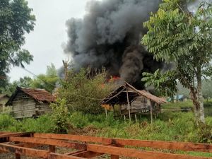 Kronologi OPM Pimpinan Elkius Kobak Tembak Mati-Bakar Rumah Warga di Asmat Kronologi OPM Pimpinan Elkius Kobak Tembak Mati-Bakar Rumah Warga di Asmat