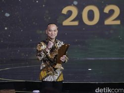 Adhyaksa Awards 2025 Jaksa Tangguh Pemberantasan Korupsi Diraih Andri Zulfikar