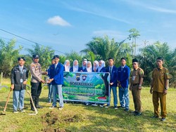 Polres Inhu Gandeng Generasi Z Tanam Pohon dan Kesadaran Lingkungan