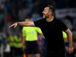 De Zerbi Marah-marah, Wasit pun Acungi Kartu Kuning dan Merah