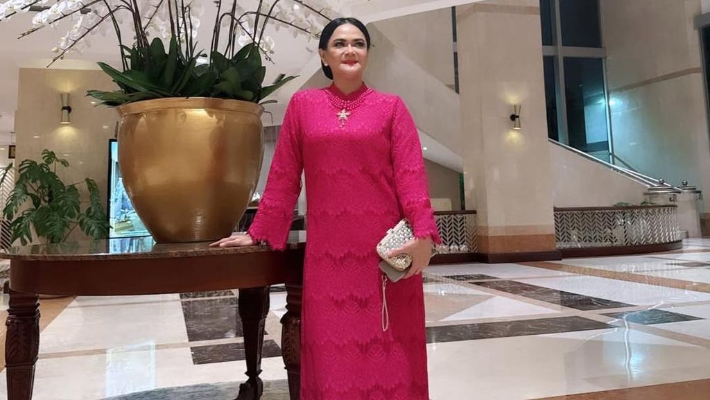 Kisah Shezy Idris yang Kini Jualan Keripik Demi Hidupi Anak Kisah Shezy Idris yang Kini Jualan Keripik Demi Hidupi Anak
