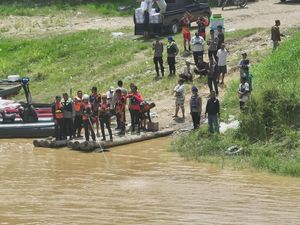 Idris Tewas di Sungai Batanghari Jambi Usai Jatuh Saat Bersihkan Kapal Idris Tewas di Sungai Batanghari Jambi Usai Jatuh Saat Bersihkan Kapal
