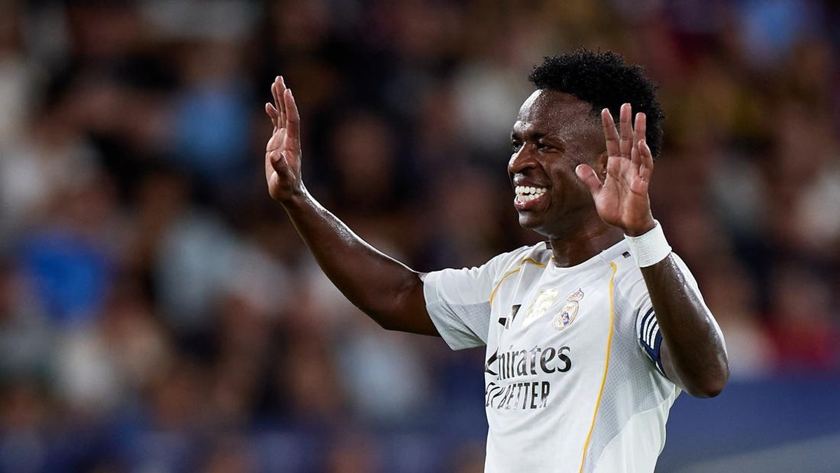Vinicius Junior harus bisa menahan emosi. (Foto: Getty Images/Quality Sport Images)