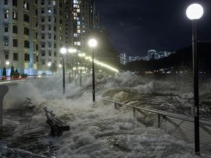 Dunia Hari Ini: Topan Ragasa Terjang Taiwan, Dua Tewas dan 30 Hilang