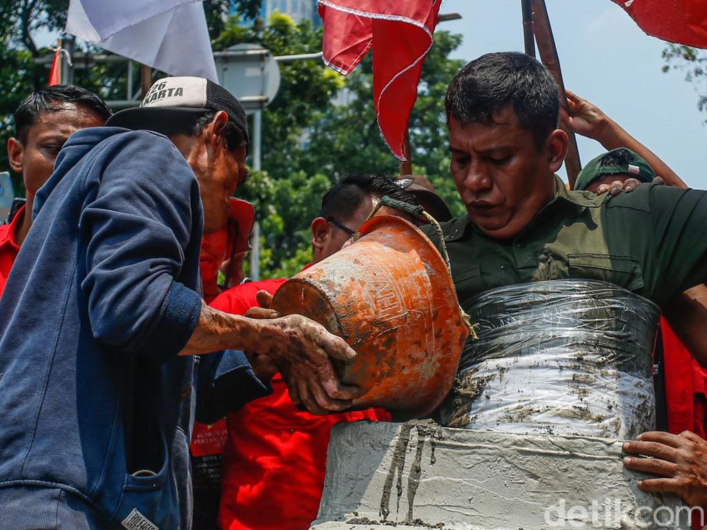 Aksi Cor Badan Jadi Sorotan di Hari Tani Nasional Aksi Cor Badan Jadi Sorotan di Hari Tani Nasional