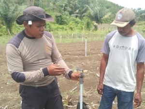 Inovasi Aiptu Arip Pelu Bikin Penyiraman Kincir Air untuk Petani Baubau Inovasi Aiptu Arip Pelu Bikin Penyiraman Kincir Air untuk Petani Baubau