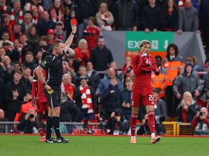 Kartu Merah Bodoh Ekitike Berujung Denda Liverpool Kartu Merah Bodoh Ekitike Berujung Denda Liverpool