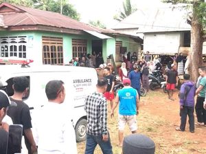 Suasana Rumah Duka Mahasiswa UNG Tewas Usai Diksar Mapala Saat Tiba di Muna Suasana Rumah Duka Mahasiswa UNG Tewas Usai Diksar Mapala Saat Tiba di Muna