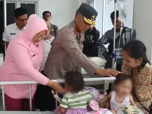 Polda Bengkulu Berikan Bantuan untuk Pasien Balita Cacingan Asal Seluma