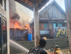 7 Rumah di Palembang Terbakar, Diduga Bersumber dari Charge HP