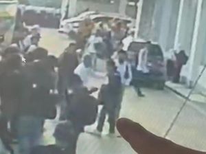 Aksi Barbar Dosen UM Kendari Banting Mahasiswa Berujung Jadi Tersangka Aksi Barbar Dosen UM Kendari Banting Mahasiswa Berujung Jadi Tersangka