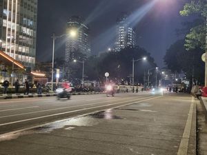 Demo Petani di Patung Kuda Bubar, Jalan Medan Merdeka Selatan Kembali Normal Demo Petani di Patung Kuda Bubar, Jalan Medan Merdeka Selatan Kembali Normal