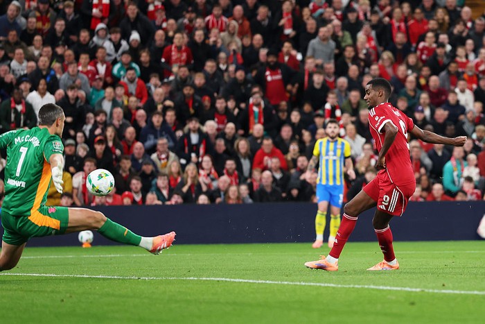 LIVERPOOL, ENGLAND - SEPTEMBER 23: Alexander Isak of Liverpool scores his teams first goal during the Carabao Cup Third Round match between Liverpool and Southampton at Anfield on September 23, 2025 in Liverpool, England. (Photo by Stu Forster/Getty Images)
