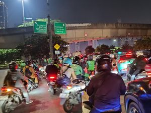 Titik-titik Macet Malam Ini di Jakarta Imbas Penutupan GT Semanggi I Titik-titik Macet Malam Ini di Jakarta Imbas Penutupan GT Semanggi I