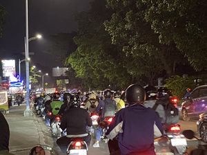 Lenteng Agung Arah Depok Macet Parah, Pemotor Sampai Matikan Mesin Lenteng Agung Arah Depok Macet Parah, Pemotor Sampai Matikan Mesin