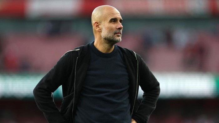 Man City Dituding Parkir Bus, Guardiola: Nggak Ada yang Berubah Kok