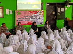326 Santri di Pasuruan Dapat Edukasi Anti Bullying-Tertib Lalu Lintas