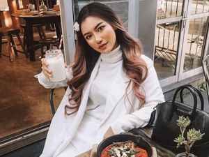 Potret Sanly Liu, Miss Universe Indonesia 2025 Saat Kulineran di Luar Negeri Potret Sanly Liu, Miss Universe Indonesia 2025 Saat Kulineran di Luar Negeri