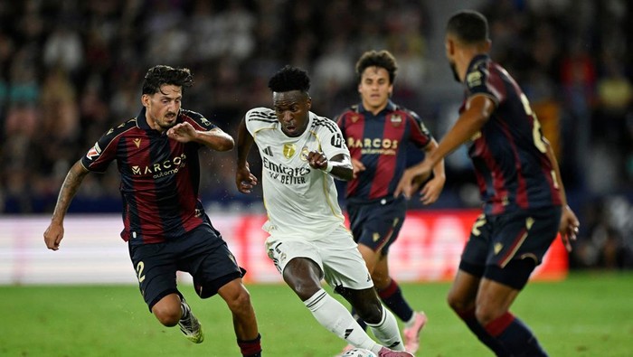 Vinicius Bikin Ulah Lagi, Bek Levante Geram