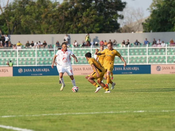 Laga Bhayangkara vs Malut United dalam lanjutan Super League, Kamis (25/9/2025).