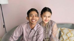 Rumah Tangga dengan Karen Hertatum Baik-baik Saja, Dede Sunandar?