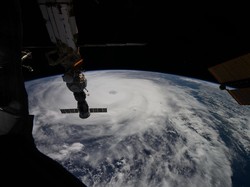 Mengapa Indonesia Tidak Dilewati Topan? Ini Penjelasan Ilmiahnya