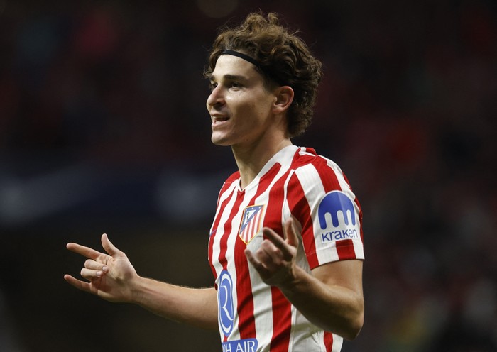 Soccer Football - LaLiga - Atletico Madrid v Rayo Vallecano - Riyadh Air Metropolitano, Madrid, Spain - September 24, 2025 Atletico Madrid's Julian Alvarez celebrates scoring their third goal REUTERS/Susana Vera