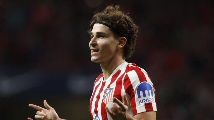 Soccer Football - LaLiga - Atletico Madrid v Rayo Vallecano - Riyadh Air Metropolitano, Madrid, Spain - September 24, 2025 Atletico Madrids Julian Alvarez celebrates scoring their third goal REUTERS/Susana Vera