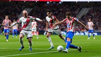 Alvarez bikin tiga gol untuk Atletico dalam kemenangan dengan skor 3-2 ketika melawan Rayo Vallecano pada tanggal 24 September 2025. Foto: Getty Images/Angel Martinez